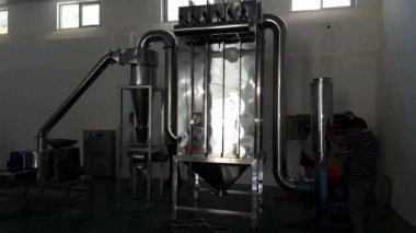 操作人員沒(méi)掌握超微粉碎機的12個(gè)知識點(diǎn)之前不能