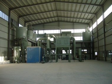 動(dòng)盤(pán)上裝有尺棒氣流粉碎機或錘頭、刀片等