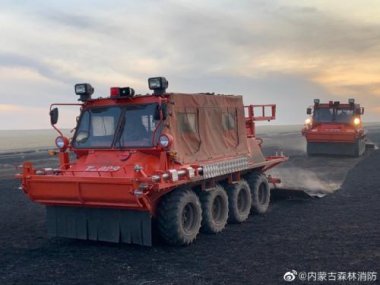 經(jīng)草原戰超微粉碎機車(chē)撲打